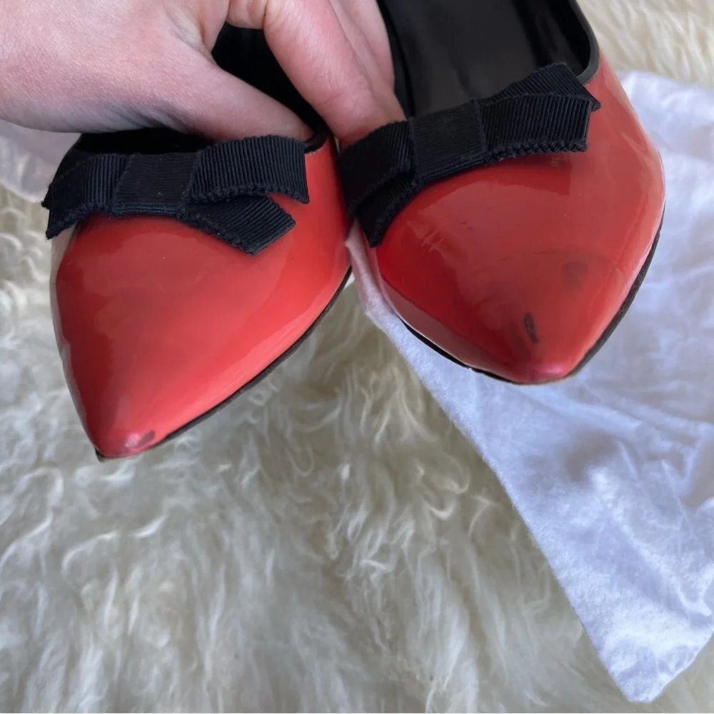 MOSCHINO Salmon Patent Leather Point Toe Pumps Size 39/9